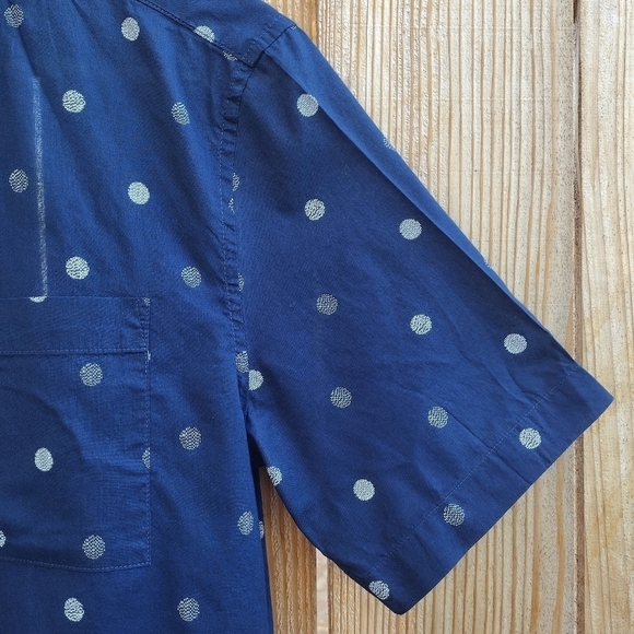 H&M - Dotted Short Sleeve Button Down Shirt - Picture 7 of 16